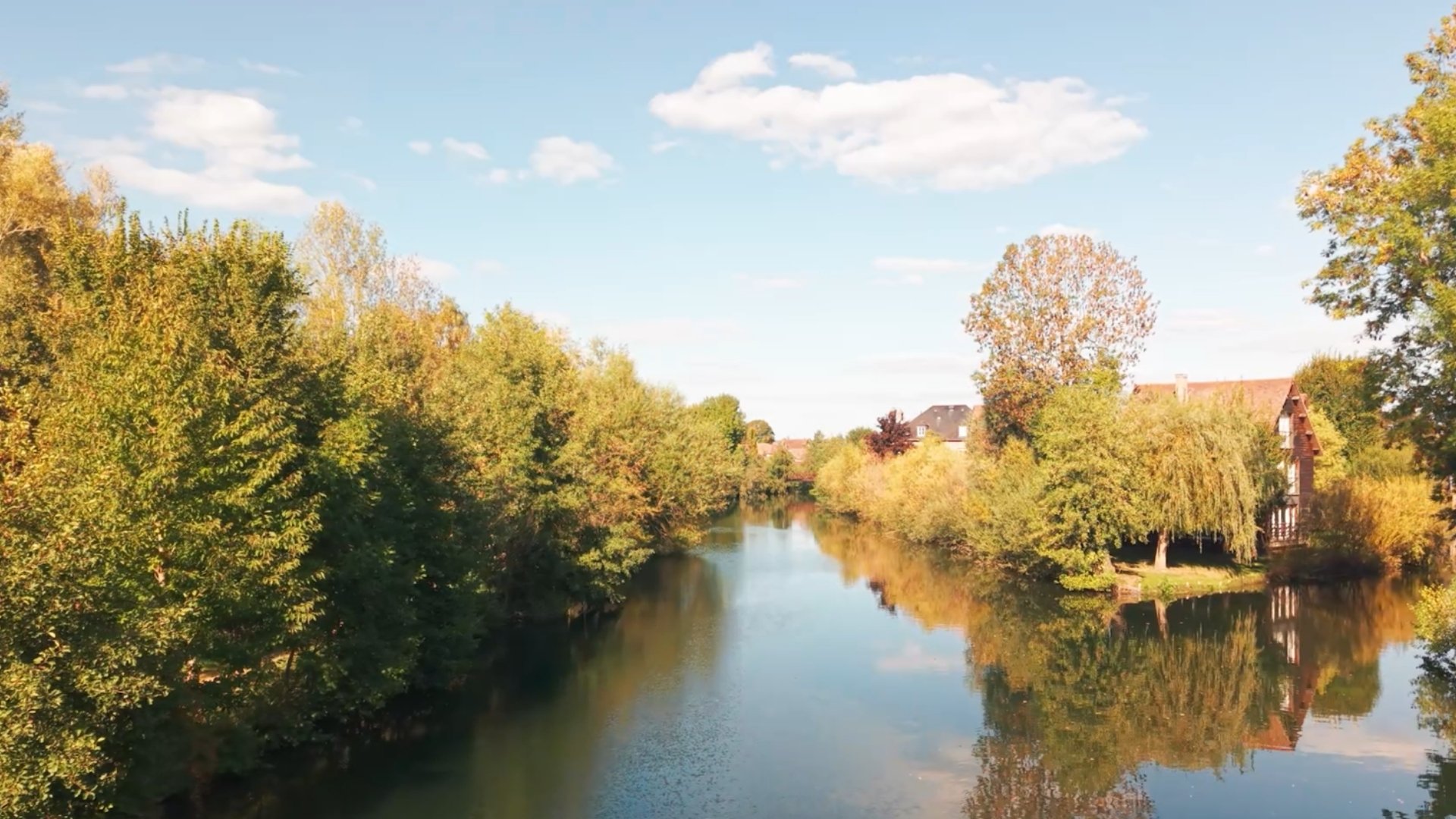 Vue de l'Eure du parc des Lodges de Socrate