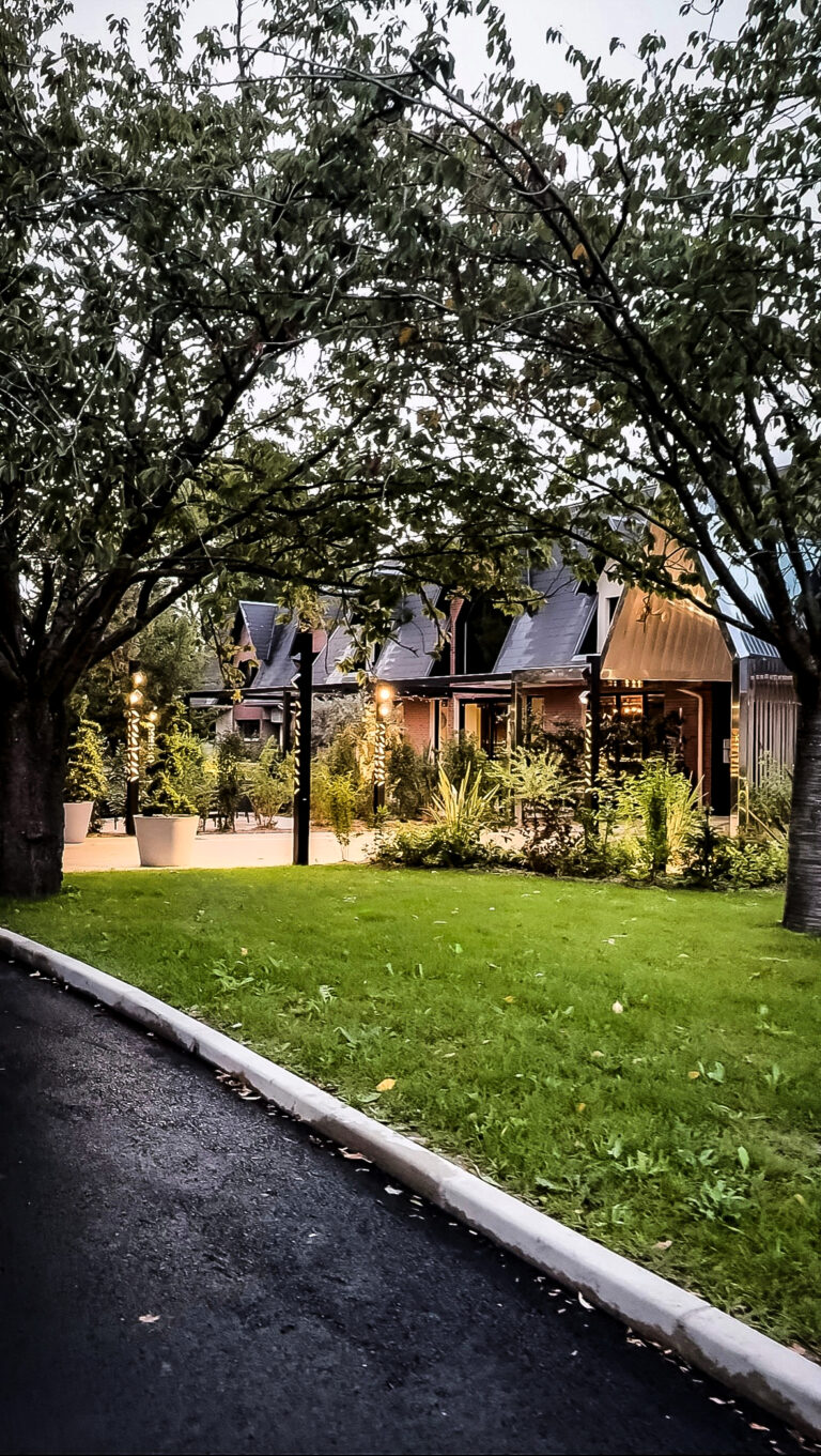 Les Lodges de Socrate de nuit